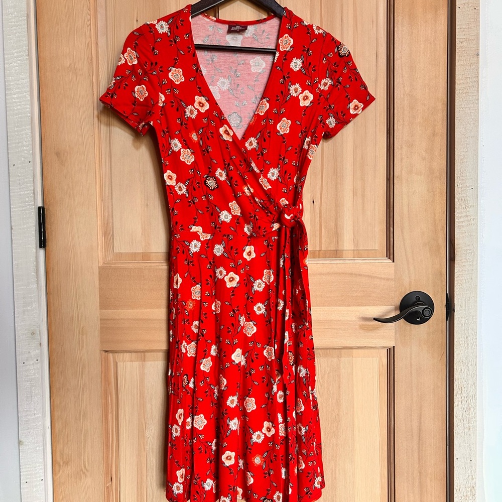 Chic Red Floral Midi Dress